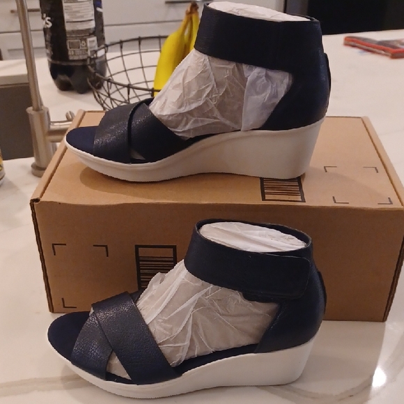 Naturalizer Shoes - NATURALIZER RIVIERA WOMEN'S SZ 6 WIDE LEATHER NAVY SANDALS NWOB